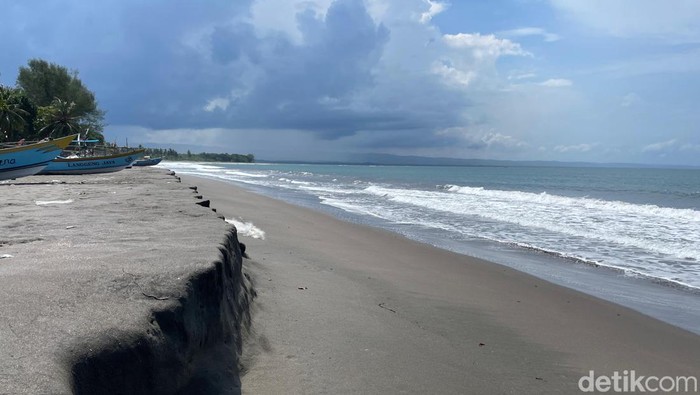 Array,5 Pantai Tersembunyi di Jawa Barat yang Bisa Disambangi Seharian