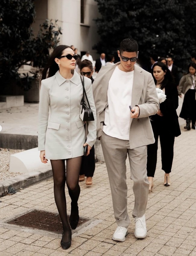 Array,Gaya Couple Alyssa Daguise & Al Ghazali di Pernikahan Kakak, Tampil Formal