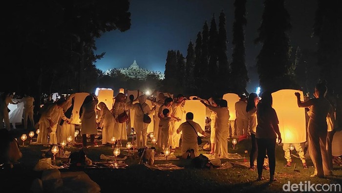 Array,Cara Beli Tiket Online Festival Lampion di Candi Borobudur
