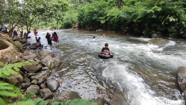Array,Liburan Murah Meriah di Kaki Gunung Sawal