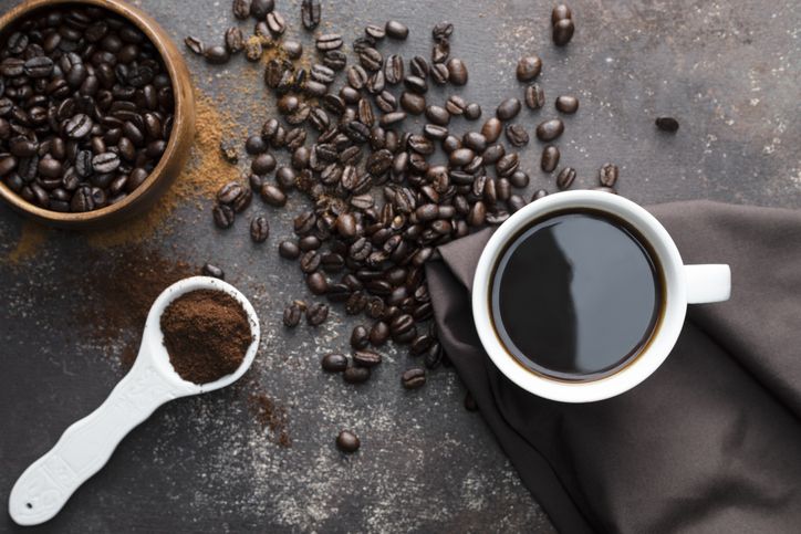 Minum Kopi Long Black Bisa Meningkatkan Fungsi Kognitif hingga Bakar Lemak, 1. Mengenal racikan long black, 2. Manfaat kopi long black, 3. Kopi long black bisa meningkatkan fungsi kognitif, 4. Bisa meningkatkan suasana hati, 5. Bantu manajemen berat badan dan membakar lemak