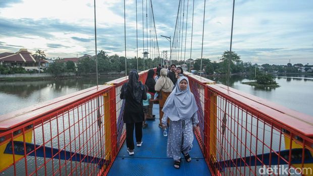 Array,Alun-Alun Barat Depok, Kebanggaan Warga Sawangan, Cocok buat Berakhir Pekan