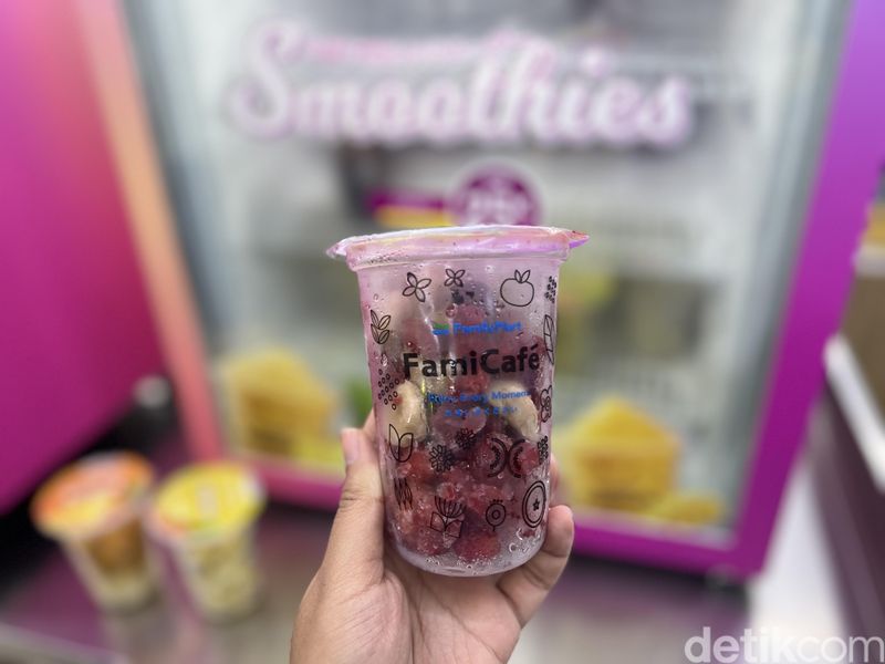 Array,Bikin Smoothies Mangga dan Berry Pakai Mesin di Minimarket Jepang