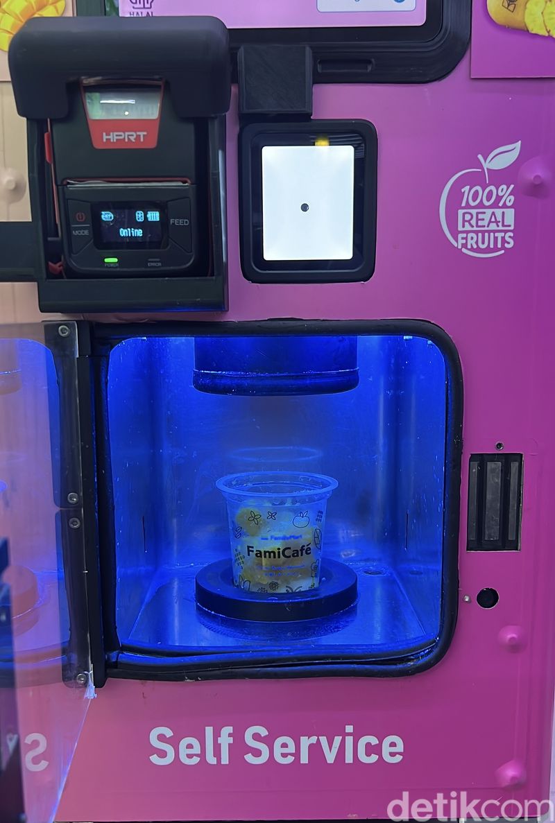Array,Bikin Smoothies Mangga dan Berry Pakai Mesin di Minimarket Jepang