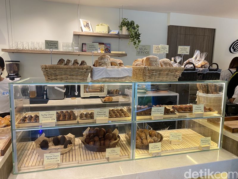 Mongsim: Baru di Jakarta! Madeleine hingga Financier Buatan Bakery Asal Korea, 1. Bakery asal Korea peringkat 1, 2. Konsep Korean Modern dengan sentuhan Retro, 3. Olahan salt bread unik yang jadi favorit, 4. Egg tart, madeleine, dan financier yang tak kalah nikmat