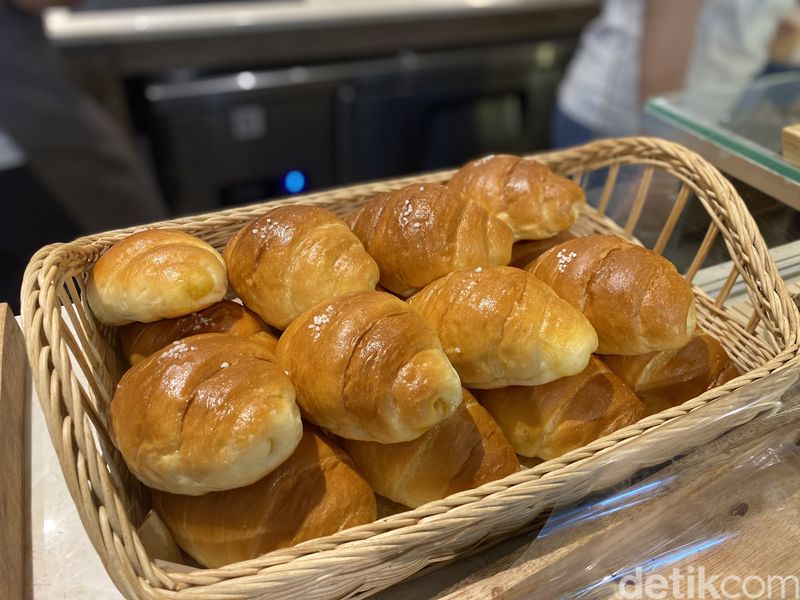 Mongsim: Baru di Jakarta! Madeleine hingga Financier Buatan Bakery Asal Korea, 1. Bakery asal Korea peringkat 1, 2. Konsep Korean Modern dengan sentuhan Retro, 3. Olahan salt bread unik yang jadi favorit, 4. Egg tart, madeleine, dan financier yang tak kalah nikmat