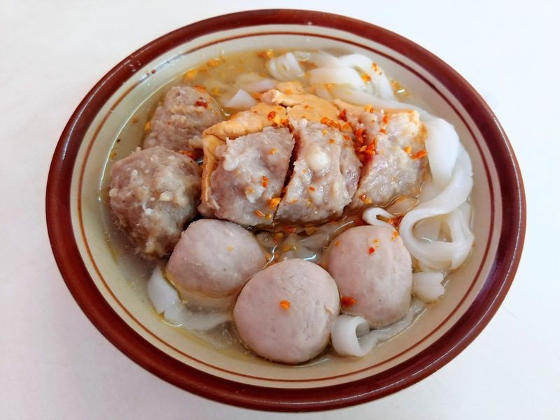 Ini 5 Bakso Babi Populer di Jakarta yang Banyak Penggemarnya, 1. Bakso Akian, 2. Bakso Babi Aloy, 3. Bakso Bu Dar,   4. Bakso Akiong 89, 5. Bakso Yopang