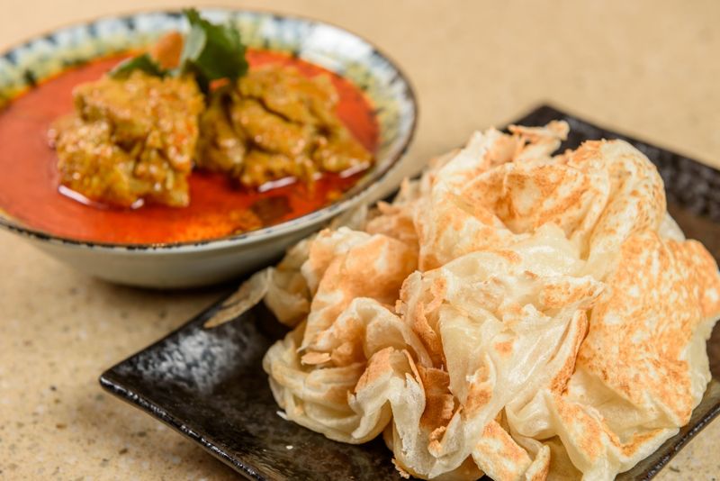 Array,Resto Roti Canai Tawarkan Gaji Rp 820 Juta per Tahun untuk Pegawainya