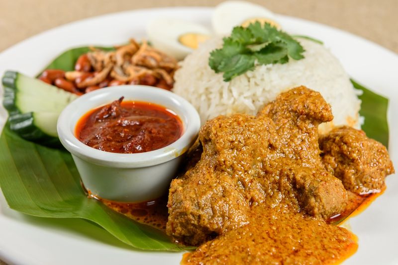 Array,Resto Roti Canai Tawarkan Gaji Rp 820 Juta per Tahun untuk Pegawainya