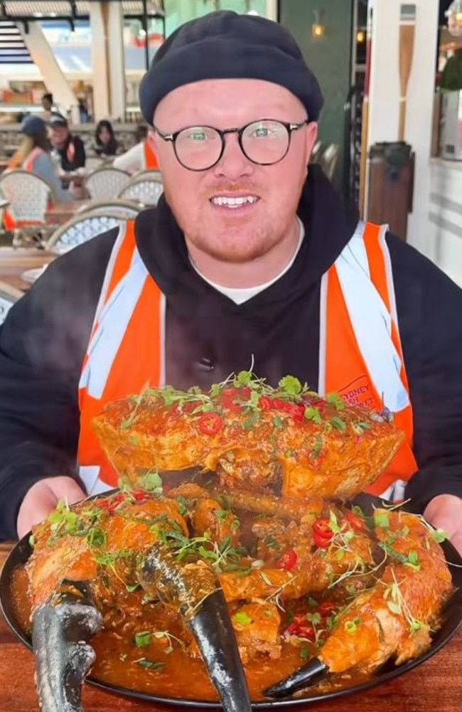 Array,Food Blogger Disorot Usai Makan Kepiting Langka Rp 20 Juta