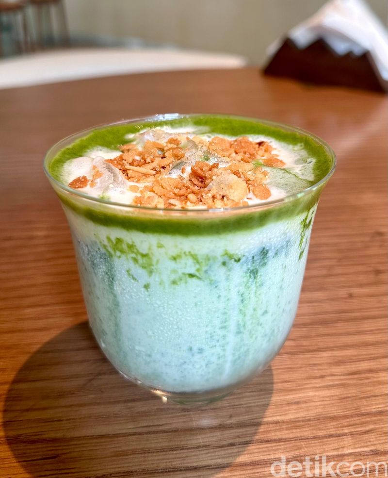 Ketika Matcha Dibuat 'Playful' di Natsuka dengan Pengalaman Personal, Menu matcha yang playful dan istimewa, Slow bar untuk pengalaman personal minum matcha, Uniknya Sakura Berry Matcha hingga Arashiyama Chiizu Matcha, Cake matcha yang spesial