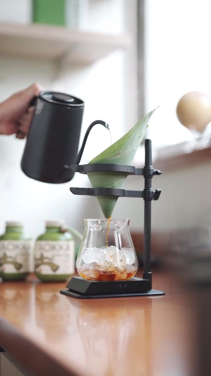 Array,Uniknya Kopi yang Diseduh Pakai Dripper Daun Bambu