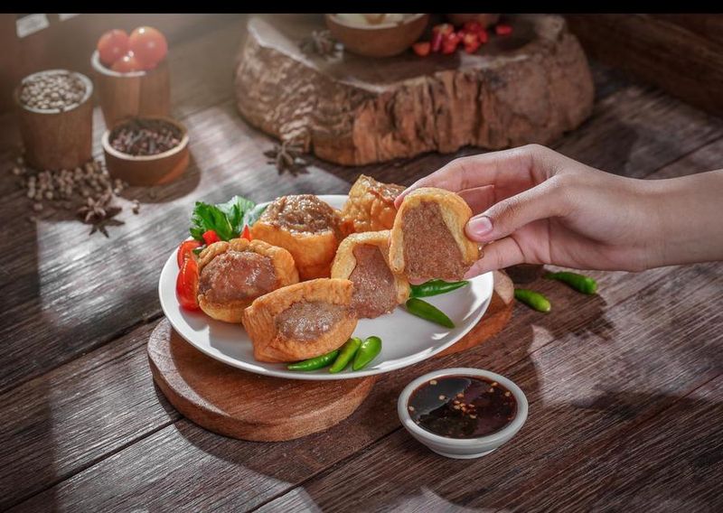 Array,10 Tahu Bakso Mantul hingga Penjual Makanan Paling Absurd