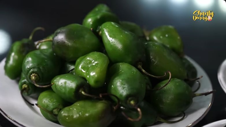 5 Fakta Cabai Gendot yang Viral Dimasak Jadi Oseng ala Teh Shanty, 1. Dibudidayakan di Yucatan, 2. Tumbuh di cuaca panas, 3. Punya bentuk unik, 4. Punya rasa pedas tajam, 5. Mengandung beragam nutrisi