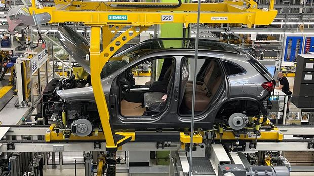 Array,'Kiamat' Mobil Bensin Ditunda!