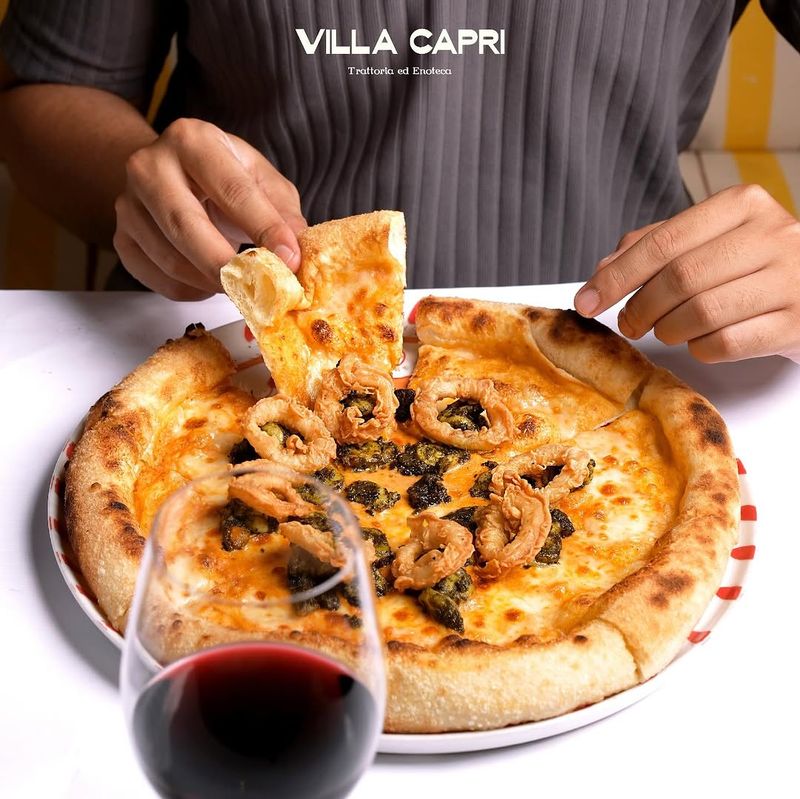 Ini 5 Spot Favorit Ibu-ibu Sosialita Buat Makan Siang dan Ngeteh Cantik, 1. Huize Van Wely, 2. Villa Capri, 3. Bunga Rampai, 4. Plataran, 5. Lewis &amp; Carroll Tea