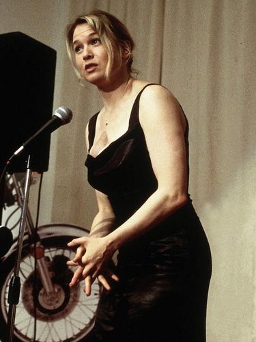 Array,Momen Langka Renee Zellweger Mengulang Gaya Bridget Jones di Karpet Merah