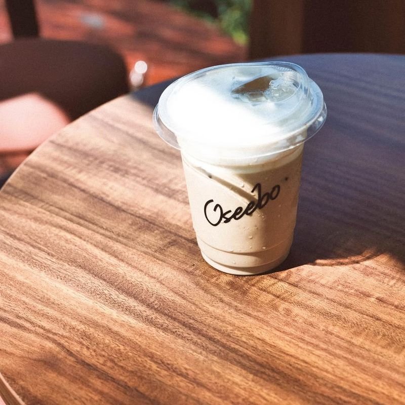 5 Tempat Ngopi 'Mungil' di Jalan Gempol Bandung Buat Nyantai, 1. Oseebo Coffee Gempol, 2. Little Contrast, 3. FCG Coffee, 4. Kopi Kang Kamal, 5. Kopi Salarea