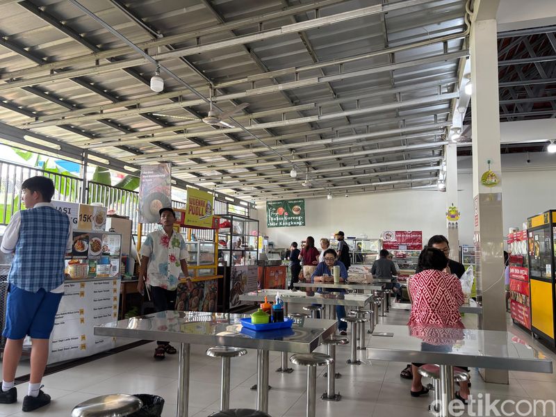 Kantin Sekolah di Gading Serpong Ini Tawarkan Misoa hingga Crepes Enak, 1. Punya wajah baru, 2. Misoa hingga Nasi Telur yang mengenyangkan, 3. Tempat favorit ibu-ibu kulineran, 4. Crepes hingga es jeruk yang menyegarkan, 5. Tempat nyaman dan transaksi mudah