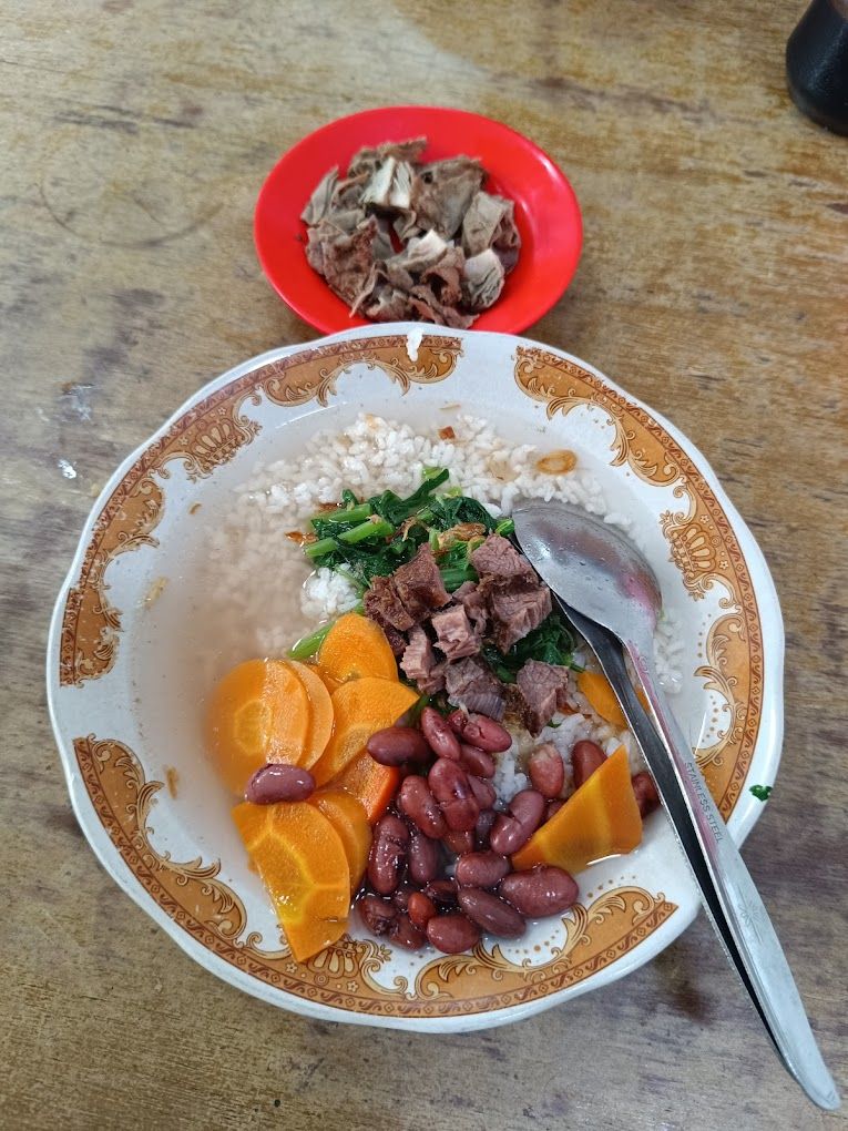 7 Spot Sarapan Legendaris di Magelang, Ada Kupat Tahu hingga Sop Senerek, 1. Kupat Tahu Pojok, 2. Soto Ayam Pak Trimo, 3. Tahu Kupat Pak Pangat, 4. Sop Senerek Pak Parto, 5. Soto Ayam Mbah Mul, 6. Warung Makan Mbok Teguh, 7. RM Tip Top Magelang