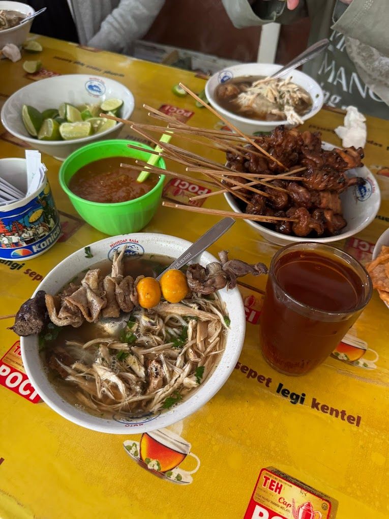7 Spot Sarapan Legendaris di Magelang, Ada Kupat Tahu hingga Sop Senerek, 1. Kupat Tahu Pojok, 2. Soto Ayam Pak Trimo, 3. Tahu Kupat Pak Pangat, 4. Sop Senerek Pak Parto, 5. Soto Ayam Mbah Mul, 6. Warung Makan Mbok Teguh, 7. RM Tip Top Magelang