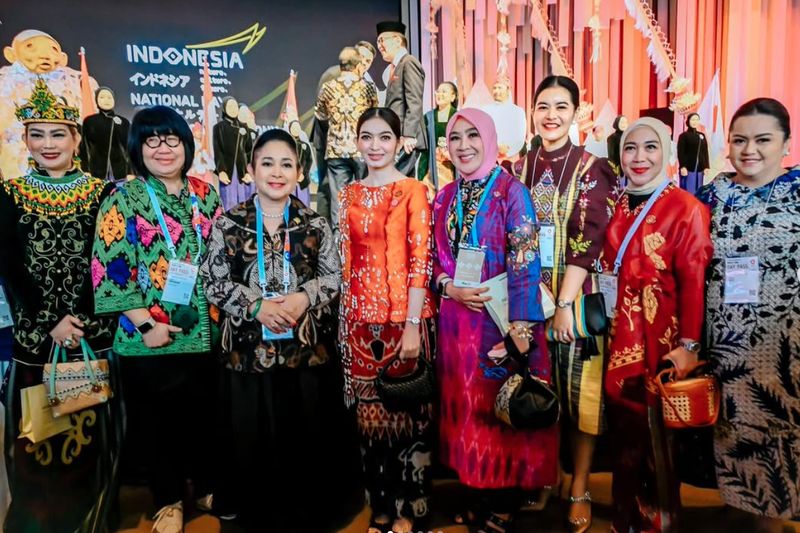 Array,Beda Gaya Kahiyang Ayu dan Selvi Ananda Hadiri World Expo 2025 di Jepang