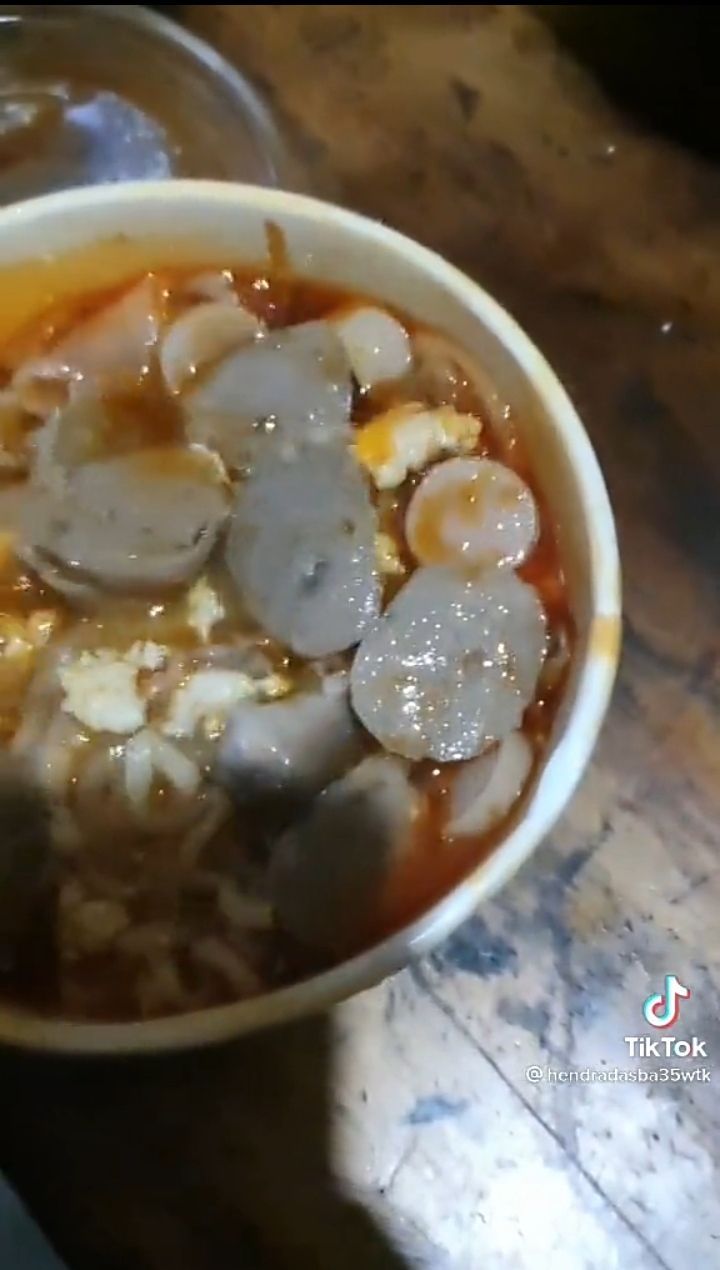 Bukannya Murah, 5 Seblak Ini Harganya Mahal Setara Ramen,   1. Harga Seblak di Atas Rp 40 Ribu, 2. Biaya Meja di Warung Seblak, 3. Saling Serang Gegara Harga Seblak, 4. Seblak Prasmanan Harga Selangit, 5. Harga Seblak di Papua
