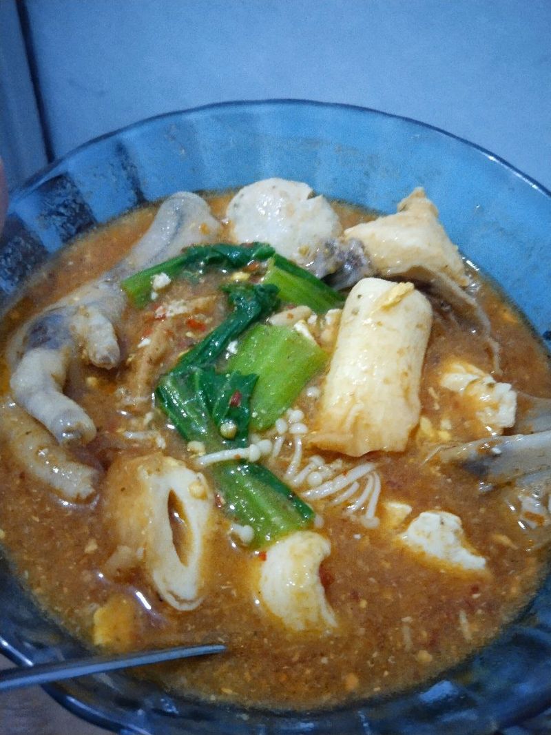 Bukannya Murah, 5 Seblak Ini Harganya Mahal Setara Ramen,   1. Harga Seblak di Atas Rp 40 Ribu, 2. Biaya Meja di Warung Seblak, 3. Saling Serang Gegara Harga Seblak, 4. Seblak Prasmanan Harga Selangit, 5. Harga Seblak di Papua