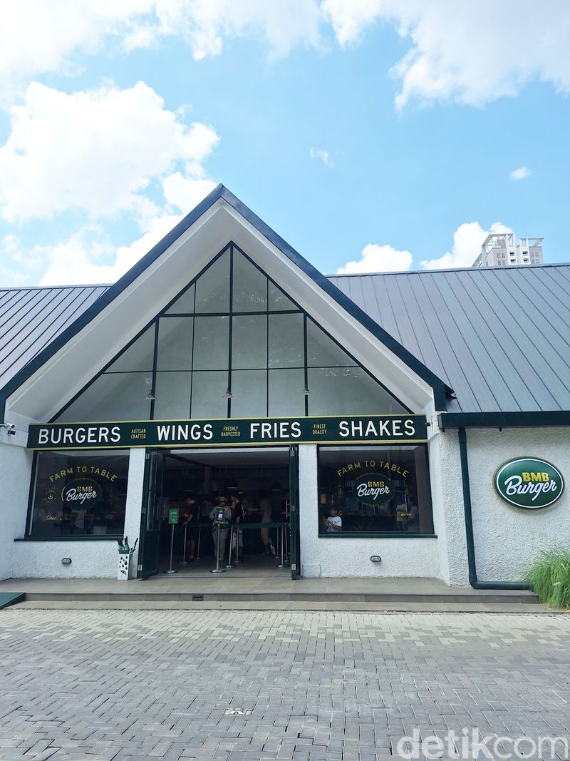 Array,Santap Sajian Gourmet Burger di BMB Burger Serpong, Resto Nuansa Kabin