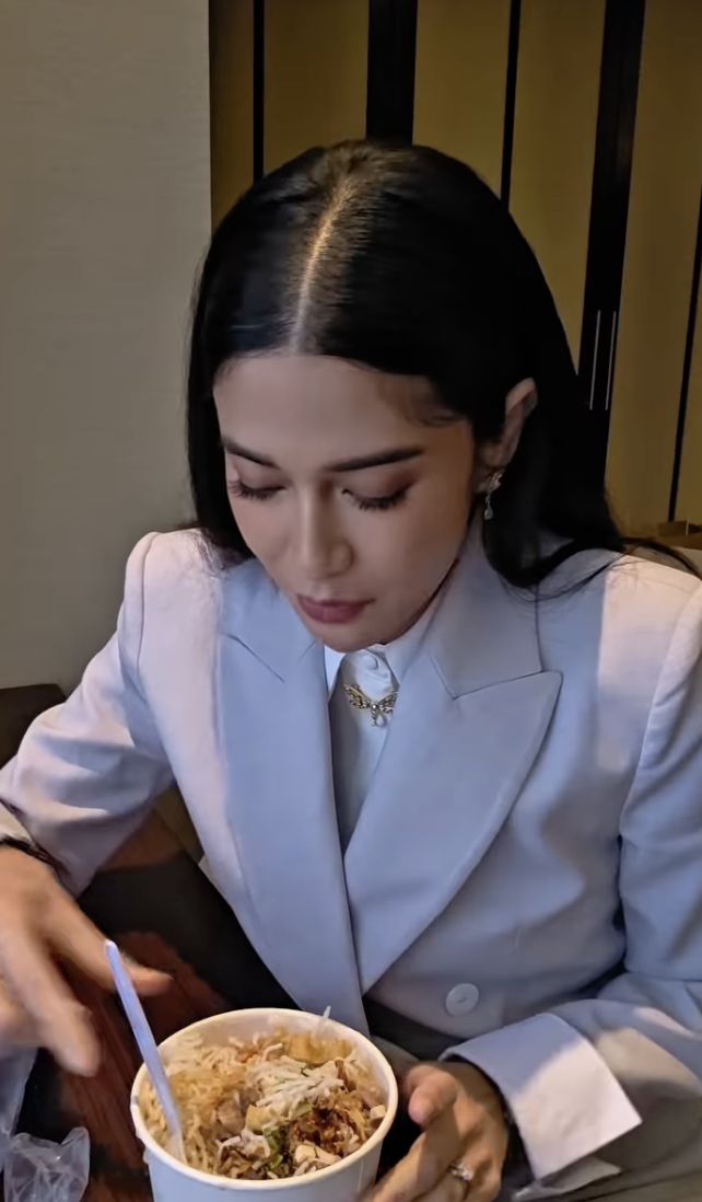 Array,Yeay! Dian Sastro Mantap Pilih Masuk Tim Bubur Diaduk