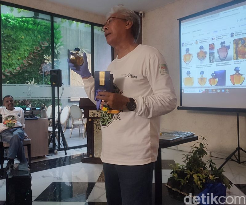 Array,Mengendus Aroma Shalimar, Parfum Aristokrat Favorit Bung Karno