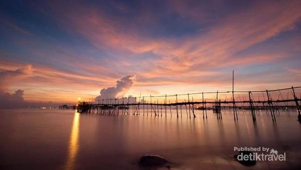Array,5 Spot Sunrise Terindah Dekat Jakarta untuk Weekend Adventure
