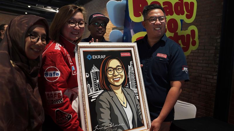 Array,Di Pergelaran Ini, Mobil Jadi 'Kanvas' Para Seniman