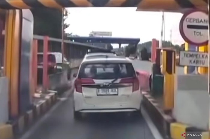 Array,Memang Tak Semua, tapi Kenapa Pengguna LCGC Suka Berulah di Jalan?