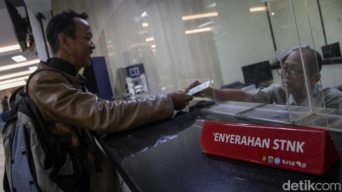Array,Pemutihan Pajak Kendaraan Jakarta 2025 Berlaku sampai Kapan?
