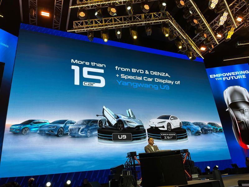 Array,BYD Indonesia Bakal Bawa Supercar Listrik yang Bikin iShowSpeed Tergila-gila