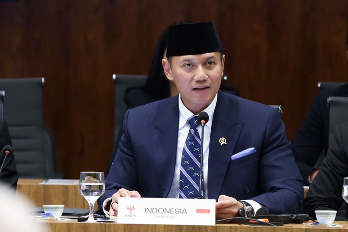 Array,Isi Garasi Terbaru AHY: Ada Mobil Seharga Rp 5,1 Miliar