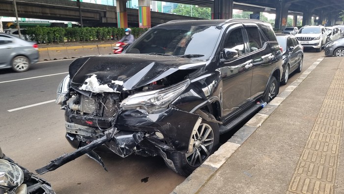 Array,Nggak Ada Kapoknya, Ini Ancaman Sanksi Pakai Pelat Dinas Palsu Kayak Fortuner