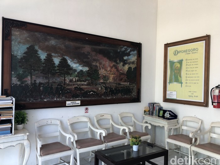 17 Destinasi Wisata dengan Nama Pahlawan Nasional, Ada yang Tersembunyi, 1. Pantai Kartini di Jepara, 2. Kompleks Taman Ismail Marzuki (TIM) di Jakarta, 3. Pulau Hatta di Maluku, 4. Museum Kartini di Jepara, 5. Museum Tuanku Imam Bonjol di Padang, Sumatra Barat, 6. Puncak Soemantri di Papua, 7. Puncak Soekarno di Papua Tengah, 8. Pulau Yos Sudarso di Papua Selatan, 9. Monumen Pahlawan Seribu Mohammad Husni Thamrin di Jakarta, 10. Museum Ki Hajar Dewantara di Yogyakarta, 11. Taman Cut Meutia di Jakarta, 12. Taman Pahlawan Otto Iskandar Dinata di Bandung, 13. Monumen Dewi Sartika di Bandung, 14. Museum Jenderal Sudirman di Banyumas, 15. Museum Pangeran Diponegoro di Magelang, 16. Taman Bung Karno di Klaten, 17. Museum WR Soepratman di Surabaya