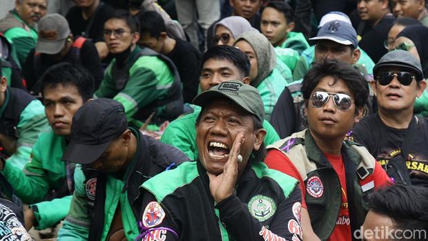 Array,Pesan Ayah Affan Kurniawan untuk Driver Ojol se-Indonesia