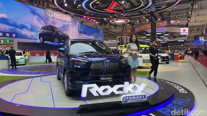 Array,Dijual di Bawah Rp 300 Juta, Daihatsu Rocky Hybrid Ikut 'Perang' Harga?