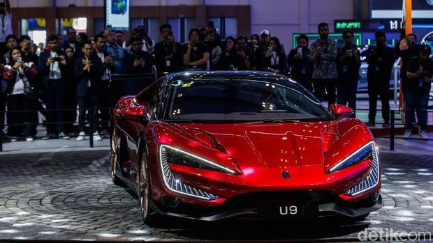 Array,BYD-Denza Panen di GIIAS 2025, Pesanan Tembus 4.195 SPK