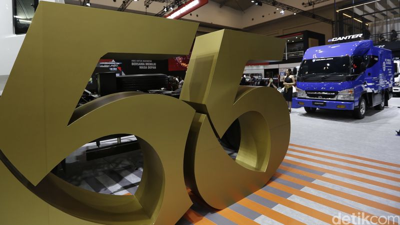 Array,Mitsubishi Fuso Masih Jadi Rajanya Kendaraan Niaga