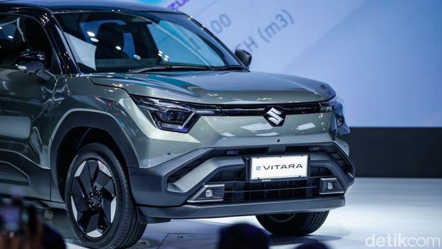 Array,Sinyal Kuat Mobil Listrik Suzuki e-Vitara Meluncur di IIMS 2026