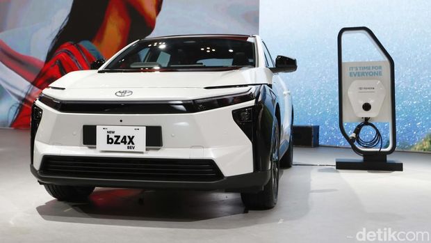 Array,Menperin Dibikin Penasaran Mobil Listrik Toyota Buatan Indonesia