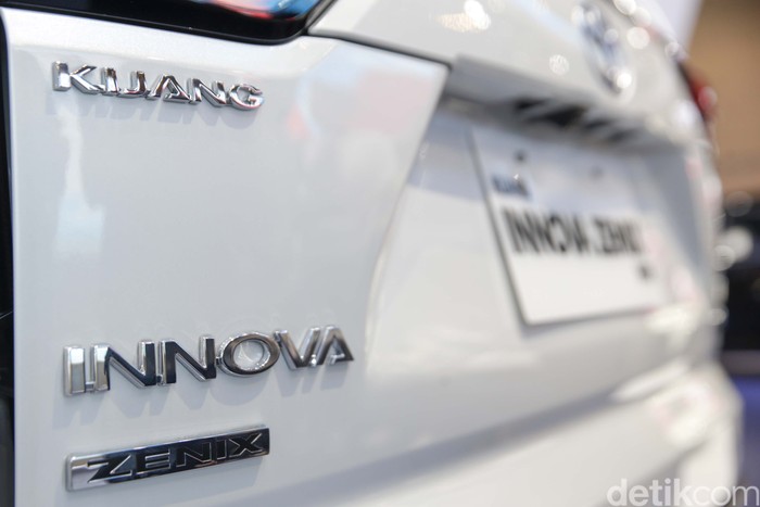 Pajak Innova Zenix Bensin vs Innova Reborn Diesel 2025, Bedanya Segini, Pajak Innova Zenix bensin 2.0 G CVT, Pajak Innova Zenix bensin 2.0 V CVT, Pajak Innova Zenix bensin 2.0 V CVT, Pajak Innova Reborn Diesel G M/T, Pajak Innova Reborn Diesel G A/T, Spesifikasi Kijang Innova Reborn Diesel vs Innova Zenix bensin
