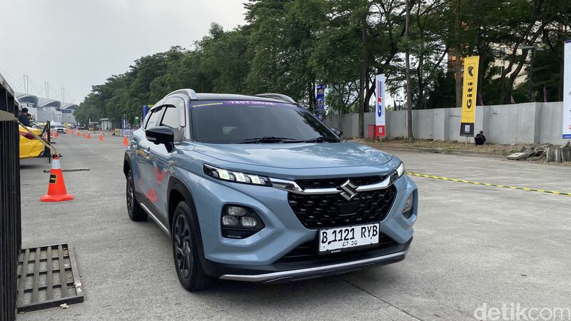 Tes Suzuki Fronx di GIIAS 2025: Rasakan Performa dan Kenyamanannya, Desain ala SUV Coupe, Kenyamanan Kabin, Kesenyapan Kabin dan Bantingan Suspensi, Performa Mesin Hybrid, Fitur ADAS