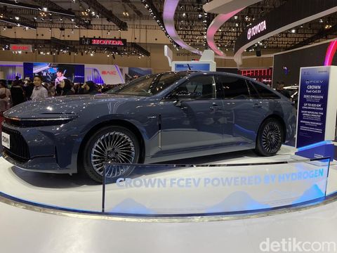 Tak Cuma Mobil Listrik, GIIAS 2025 Jadi Ajang Pamer Fitur dan Teknologi, Rangka Mobil Hingga Mobil Terbelah, Mobil Bahan Bakar Hidrogen, Baterai Direndam Air di Akuarium, Robot Unjuk Gigi