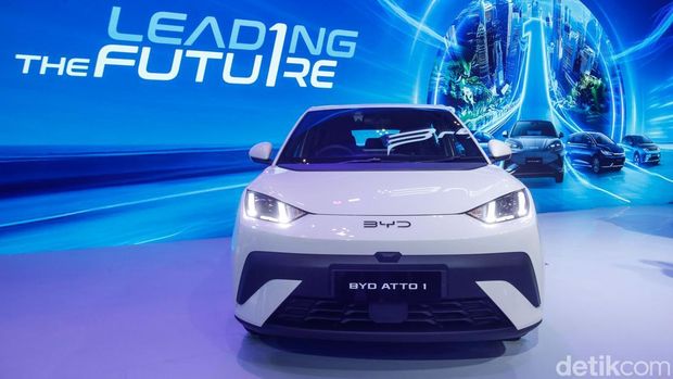 Punya Duit Rp 190 Jutaan: Pilih BYD Atto 1, Agya, Brio Satya, atau Ayla?, 1. BYD Atto 1 Dynamic: Harga Rp 195 Juta, 2. Toyota Agya 1.2 G CVT: Harga Rp 197,1 juta, 3. Honda Brio Satya E M/T: Harga Rp 185,5 juta, 4. Daihatsu Ayla 1.2 R CVT: Harga Rp 188,5 juta