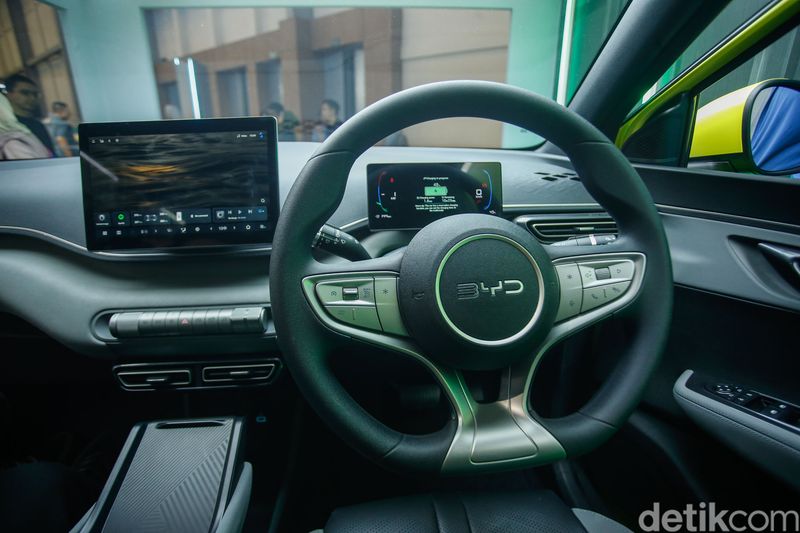 Array,BYD Atto 1, Bukti Nyata Mobil Listrik 'Proper' Tak Harus Mahal